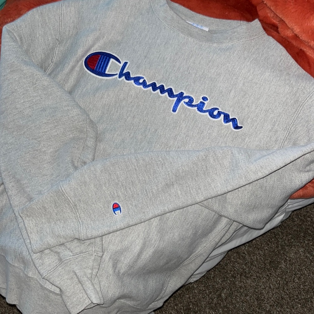 Grey Champion sweat shirt. Size Medium